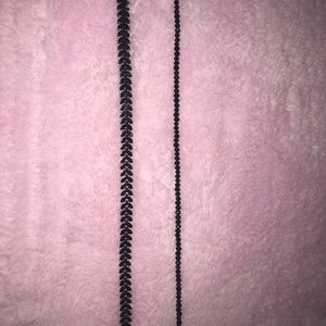 2 chokers